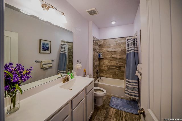 104 Fairway, Floresville, TX 78114