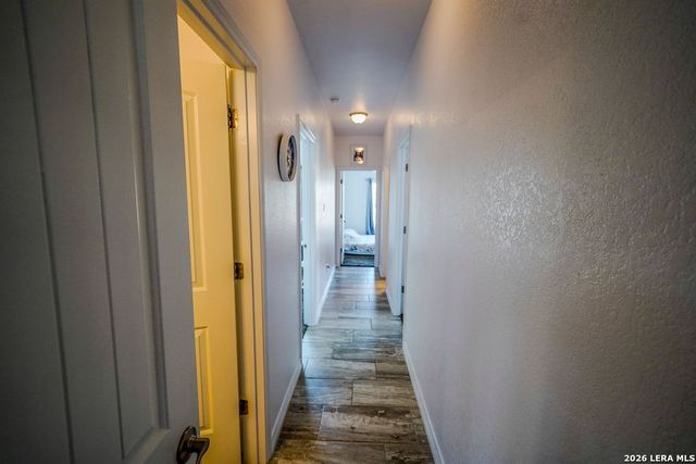 104 Fairway, Floresville, TX 78114