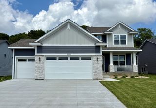 2033 Hadley Hills Drive NE, Rochester, MN 55906