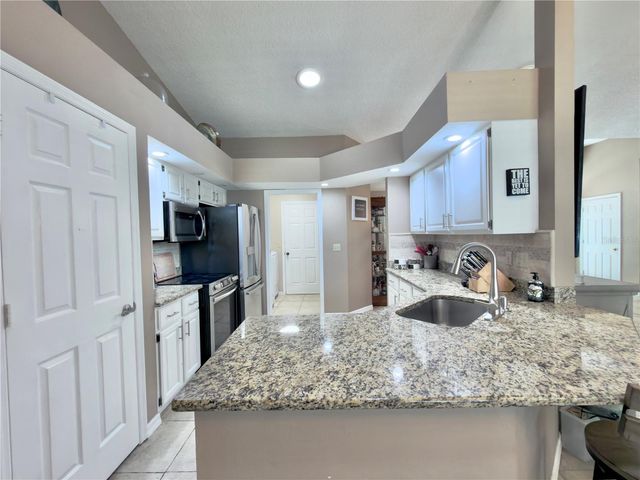 5215 CEDAR LANE, Brooksville, FL 34601