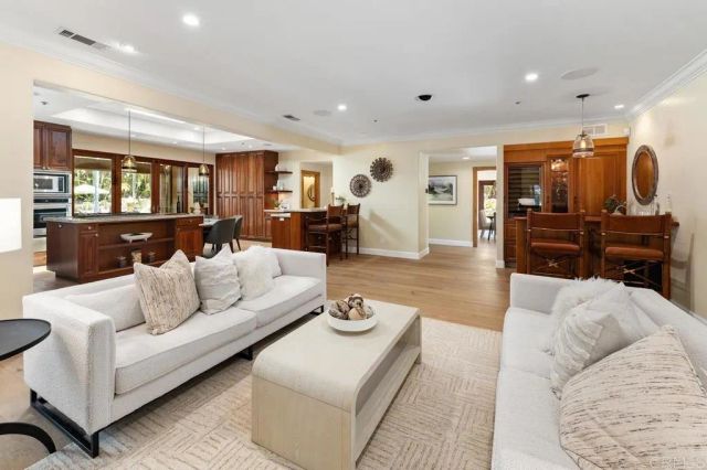 1056 Woodside Way, Del Mar, CA 92014