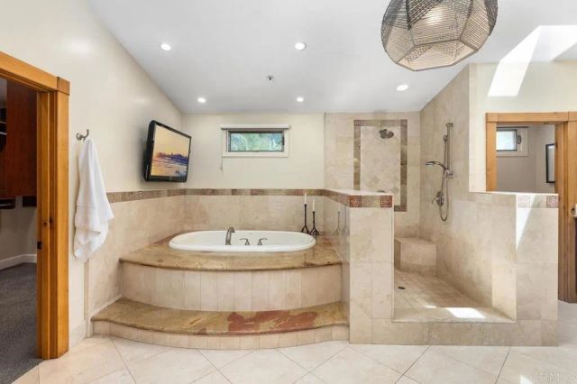1056 Woodside Way, Del Mar, CA 92014