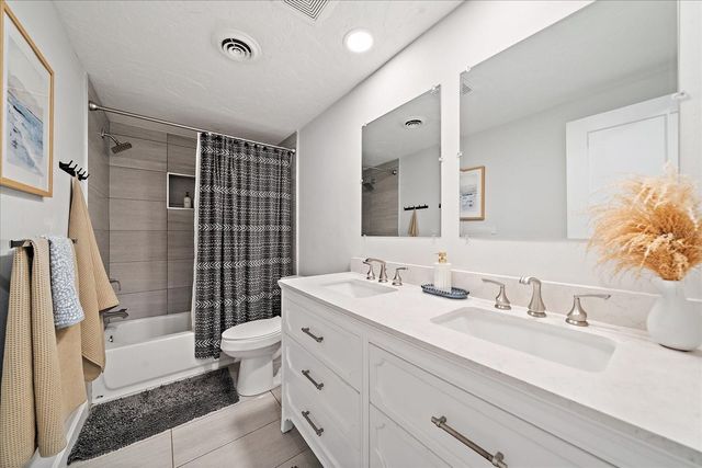 2438 WISTERIA STREET, Sarasota, FL 34239