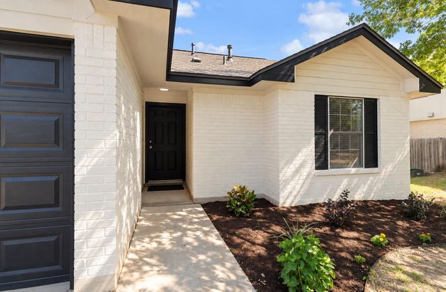 156 Keystone LOOP, Kyle, TX 78640