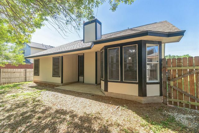 156 Keystone LOOP, Kyle, TX 78640