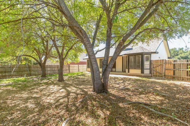 156 Keystone LOOP, Kyle, TX 78640