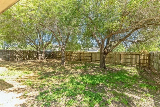 156 Keystone LOOP, Kyle, TX 78640