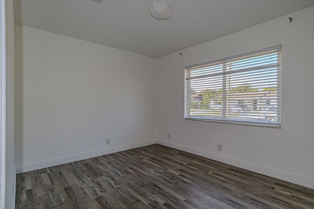 7808 SW 7th Court, North Lauderdale, FL 33068