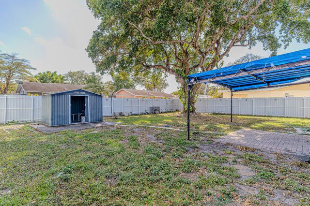 7808 SW 7th Court, North Lauderdale, FL 33068