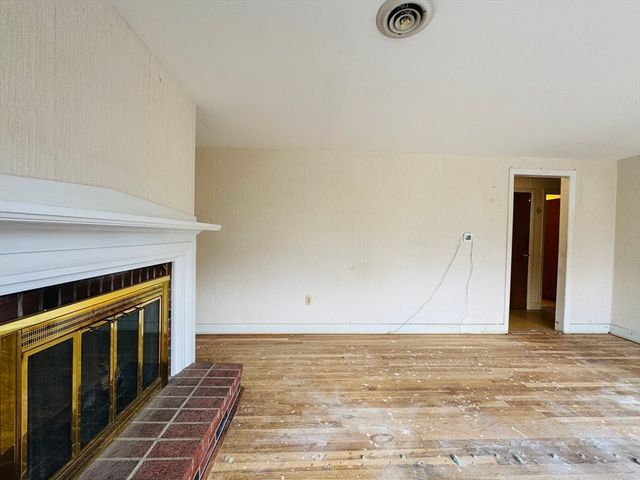 84 Hinckley Cir, Barnstable, MA 02655
