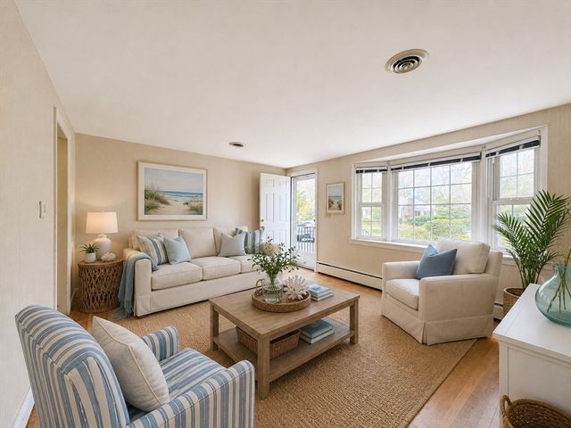 84 Hinckley Cir, Barnstable, MA 02655