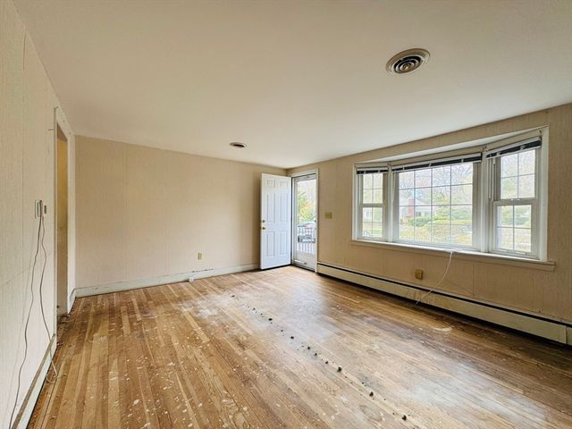 84 Hinckley Cir, Barnstable, MA 02655