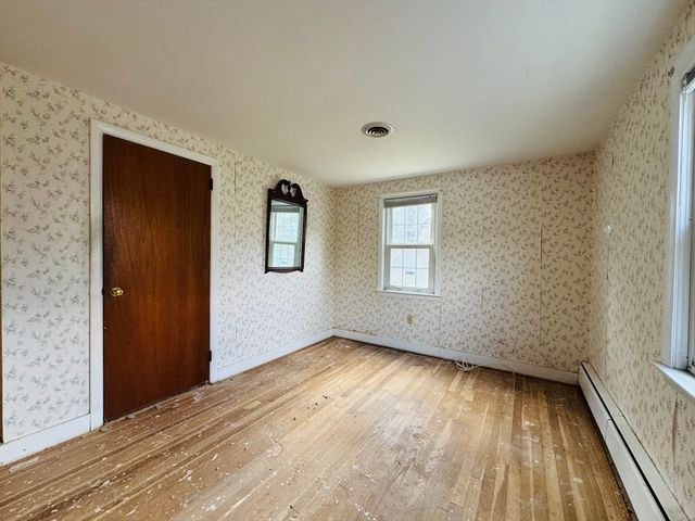 84 Hinckley Cir, Barnstable, MA 02655