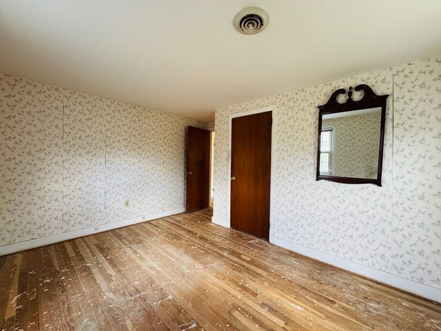 84 Hinckley Cir, Barnstable, MA 02655