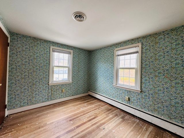 84 Hinckley Cir, Barnstable, MA 02655