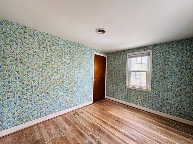 84 Hinckley Cir, Barnstable, MA 02655