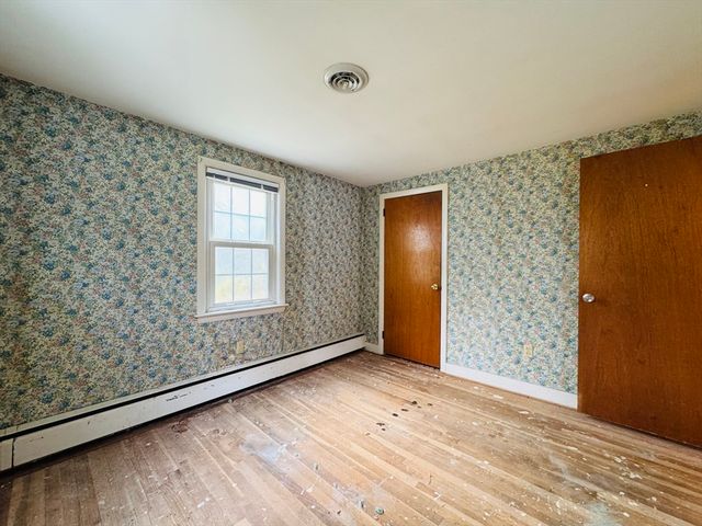 84 Hinckley Cir, Barnstable, MA 02655