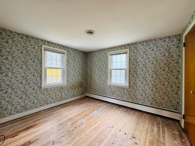 84 Hinckley Cir, Barnstable, MA 02655