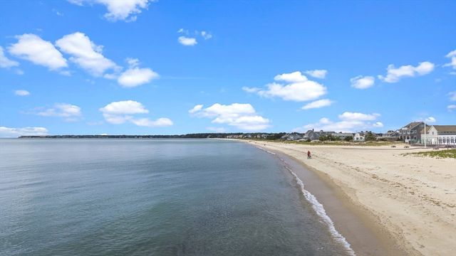 84 Hinckley Cir, Barnstable, MA 02655