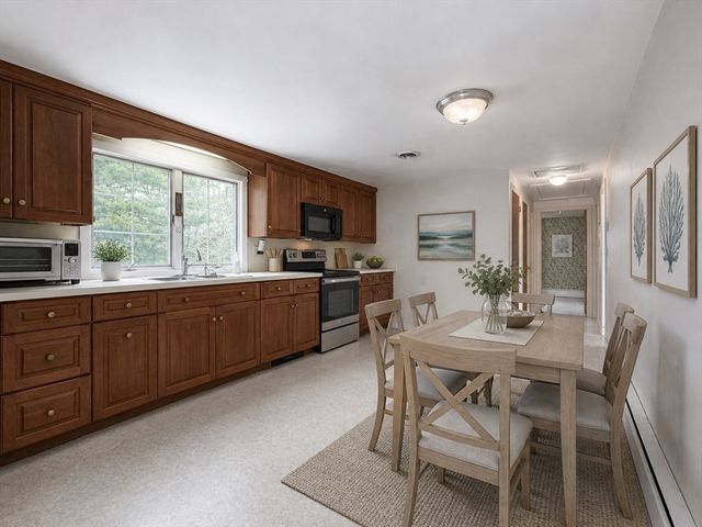 84 Hinckley Cir, Barnstable, MA 02655