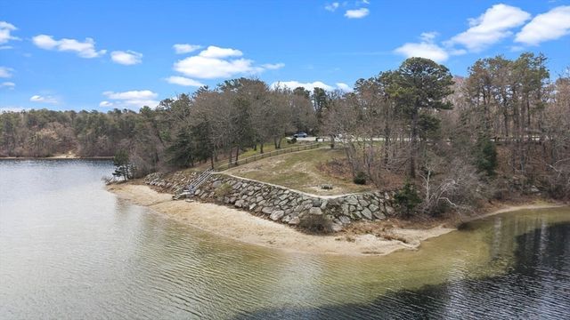 84 Hinckley Cir, Barnstable, MA 02655