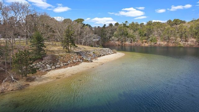 84 Hinckley Cir, Barnstable, MA 02655