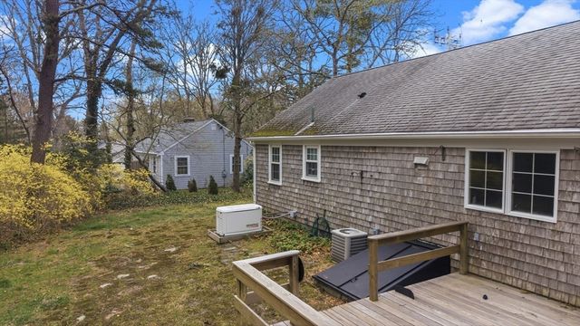84 Hinckley Cir, Barnstable, MA 02655