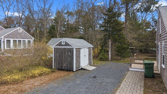 84 Hinckley Cir, Barnstable, MA 02655