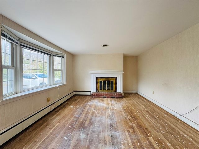 84 Hinckley Cir, Barnstable, MA 02655