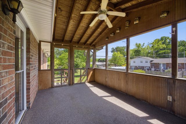 6710 Larkwood Lane, Chattanooga, TN 37421