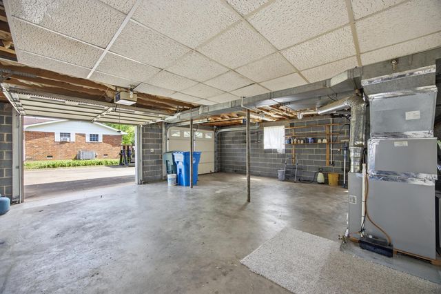 6710 Larkwood Lane, Chattanooga, TN 37421