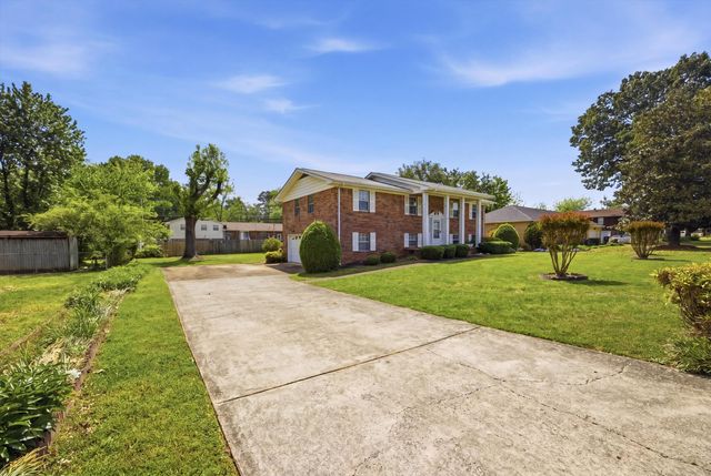 6710 Larkwood Lane, Chattanooga, TN 37421