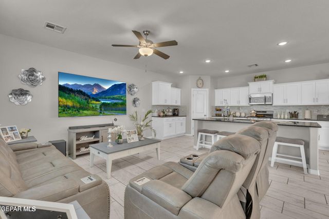 12829 HIDDEN EDGE Drive, Horizon City, TX 79928