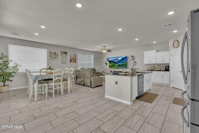 12829 HIDDEN EDGE Drive, Horizon City, TX 79928