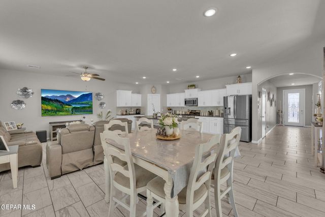 12829 HIDDEN EDGE Drive, Horizon City, TX 79928