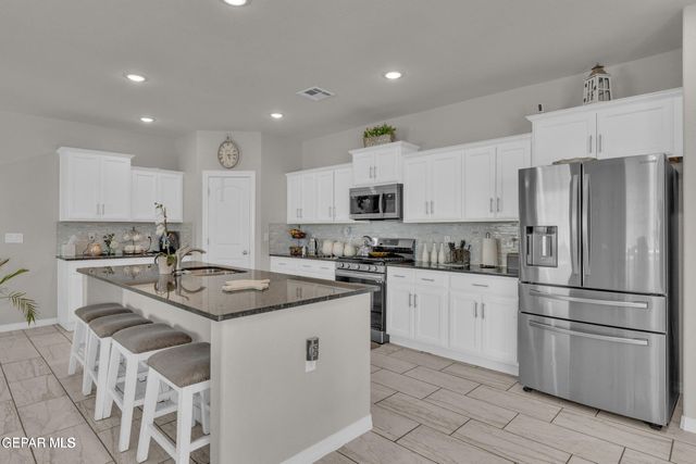 12829 HIDDEN EDGE Drive, Horizon City, TX 79928