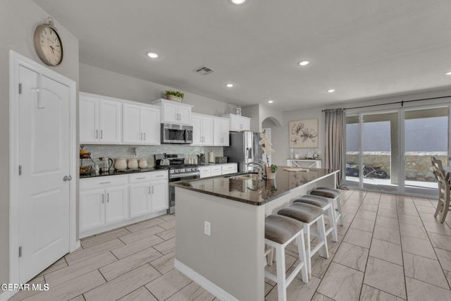 12829 HIDDEN EDGE Drive, Horizon City, TX 79928