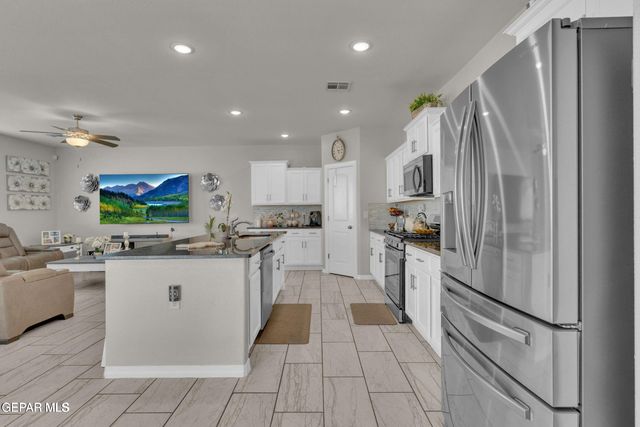 12829 HIDDEN EDGE Drive, Horizon City, TX 79928