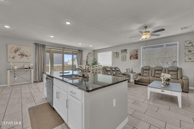 12829 HIDDEN EDGE Drive, Horizon City, TX 79928