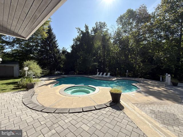 4344 TROPHY DR, Upper Chichester, PA 19061