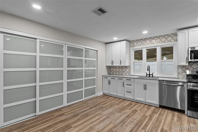 2956 Chevron Drive, St Louis, MO 63125