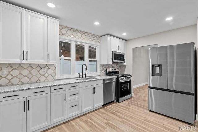 2956 Chevron Drive, St Louis, MO 63125