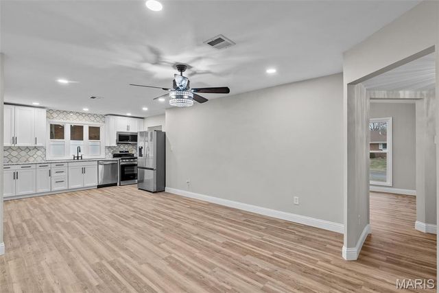 2956 Chevron Drive, St Louis, MO 63125