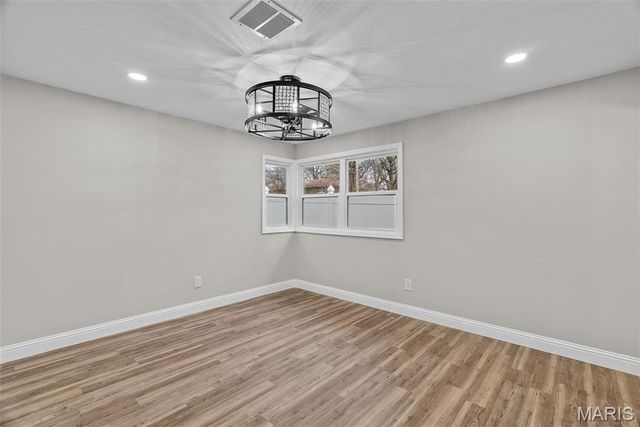 2956 Chevron Drive, St Louis, MO 63125