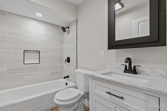 2956 Chevron Drive, St Louis, MO 63125