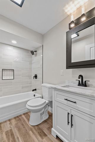 2956 Chevron Drive, St Louis, MO 63125