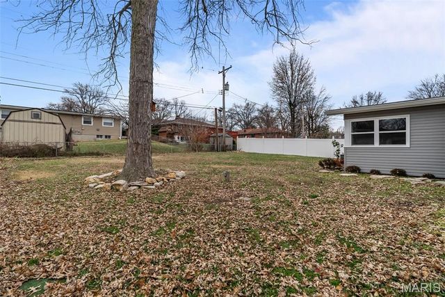 2956 Chevron Drive, St Louis, MO 63125