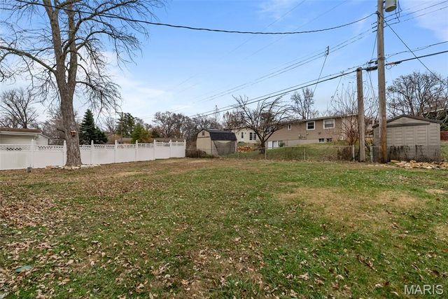 2956 Chevron Drive, St Louis, MO 63125