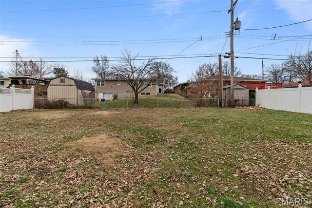 2956 Chevron Drive, St Louis, MO 63125