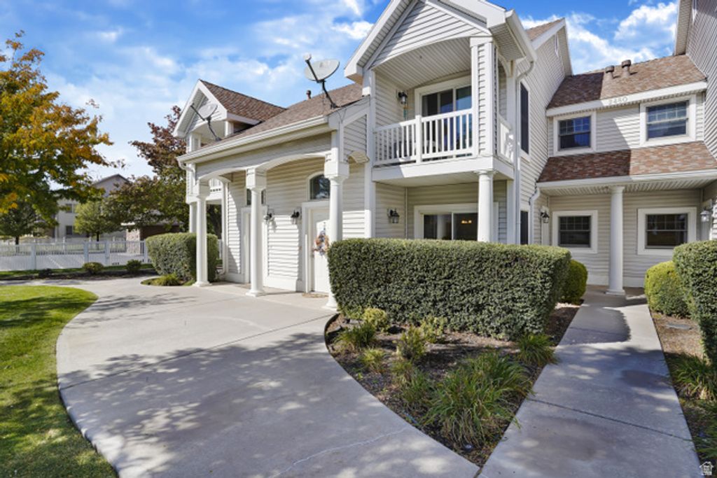 Image 2 of property listing at 2480 W 450 S #4, Springville, UT 84663